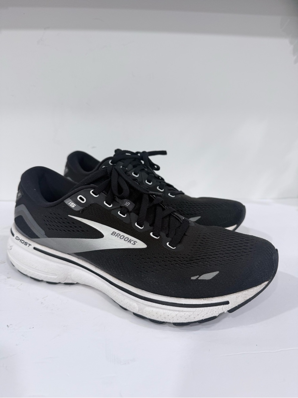 Brooks Men’s Black and White Athletic Running Shoes